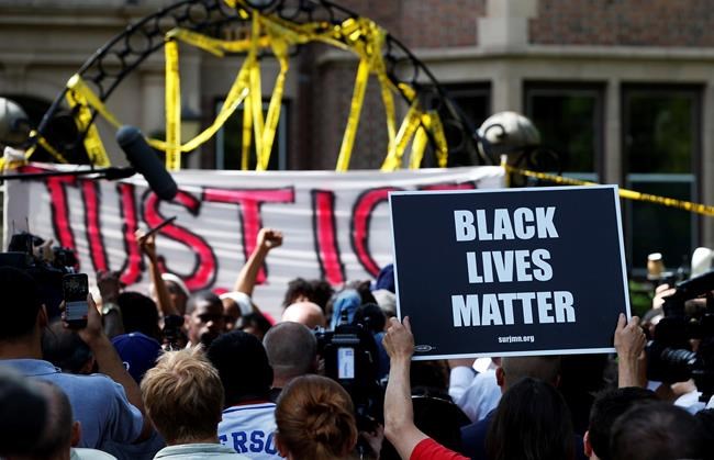 Cop's lawyer blames driver's gun, not his race | iNFOnews.ca