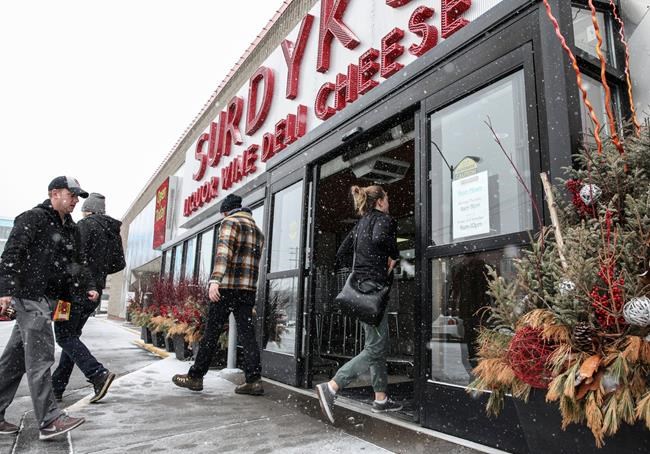 Minneapolis hits rogue liquor store with 30-day suspension | iNFOnews.ca
