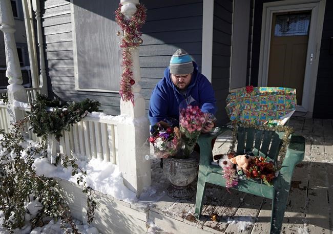 Neighbour: Mom, 2 sons lived at Minneapolis home where 4 died | iNFOnews.ca Neighbour: Mom, 2 sons lived at Minneapolis home where 4 died | iNFOnews.ca