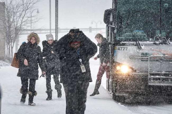 The Latest: Storm forces many roads to close in South Dakota | iNFOnews.ca