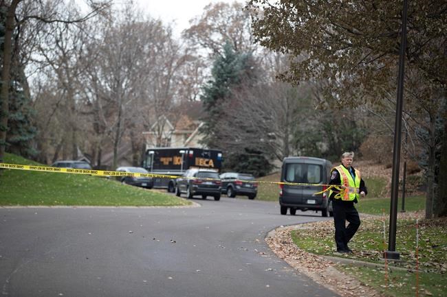 Minnesota officers fatally shoot man who held family hostage | iNFOnews.ca