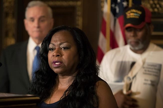 Celebrations, vigil mark year since Philando Castile death | iNFOnews.ca