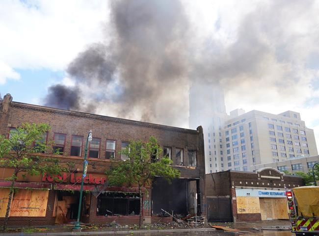 Charged Minn. cop used 'overkill' tactics as nightclub guard | iNFOnews.ca CP304940450