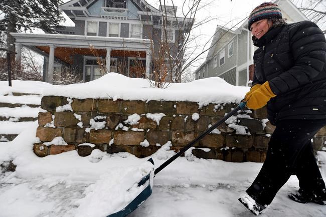 Upper Midwest buffeted by heavy spring snowstorm | iNFOnews.ca