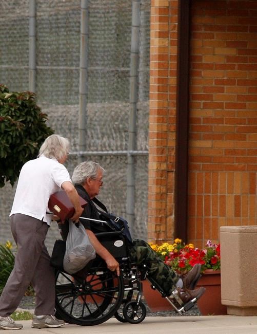 Ex-Speaker Hastert enters prison - now Inmate No. 47991-424 | iNFOnews.ca