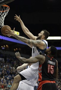 Lowry, Novak help Raptors keep rolling with 111-104 victory over Timberwolves | iNFOnews.ca