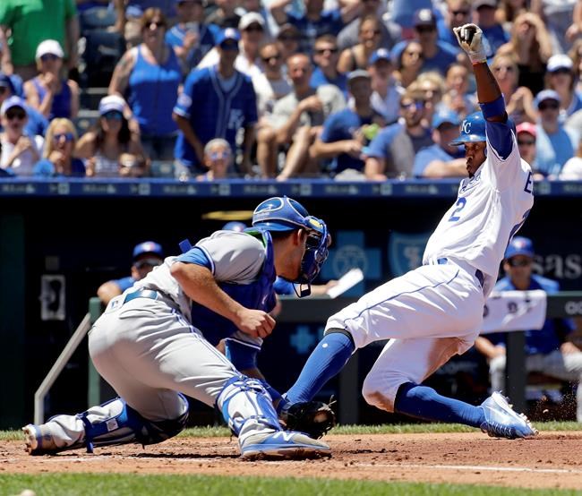 Vargas earns 11th win as Royals top Blue Jays 3-2 | iNFOnews.ca