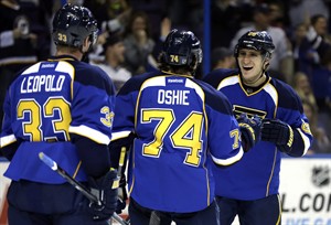 Steen scores NHL-leading 14th goal, Elliott earns 100th win as Blues beat Flames 3-2 | iNFOnews.ca CP25862162