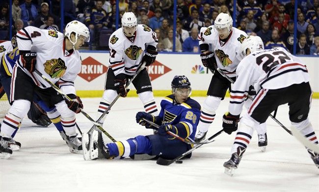 Backes gets OT winner, Blues beat Blackhawks 1-0 | iNFOnews.ca CP37082044