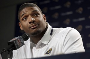 Advocate for gay athletes spent day with Rams coaches, players to ease Michael Sam transition | iNFOnews.ca CP28382450