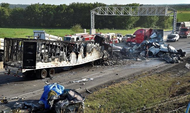 5 die in fiery, 6-vehicle pileup on I-70 in Kansas | iNFOnews.ca 5 die in fiery, 6-vehicle pileup on I-70 in Kansas | iNFOnews.ca