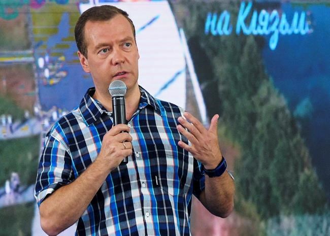 Tens of thousands call for Russian PM's dismissal | iNFOnews.ca CP1623126135
