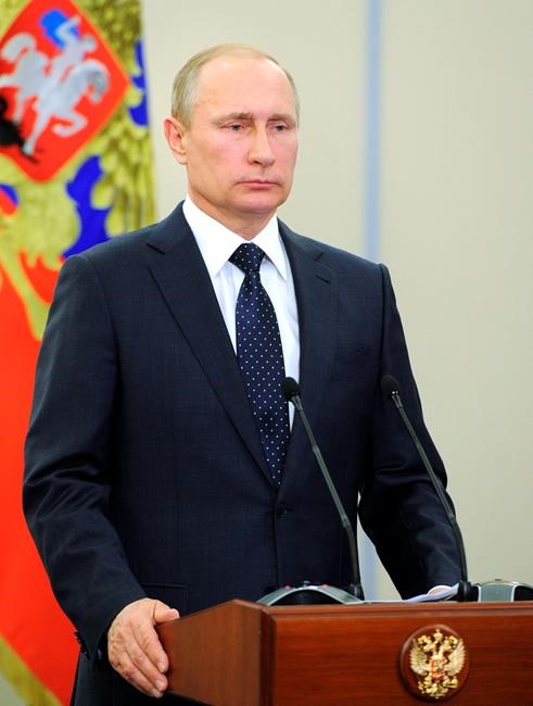 Russian orchestra plays in Palmyra ruins as strikes kill 28 | iNFOnews.ca