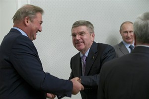 Putin promises that gays won't face any discrimination during Winter Olympics in Sochi | iNFOnews.ca CP25698526