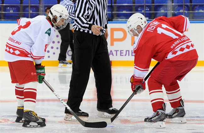 Putin takes part in hockey game against students in Russia, with his team winning 9-5 | iNFOnews.ca CP34412460