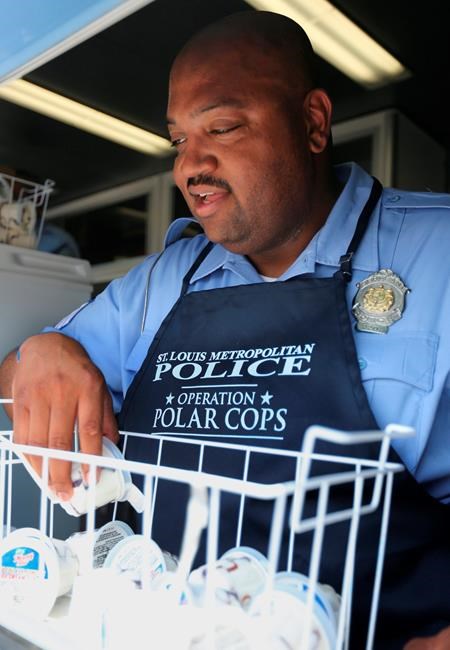 St. Louis police add ice cream truck as outreach tool | iNFOnews.ca