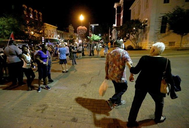 Some forcibly arrested in St. Louis weren't protesting | iNFOnews.ca