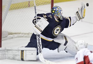 Senators score 2 goals in 3rd period, then beat Blues 3-2 in shootout | iNFOnews.ca CP30865013