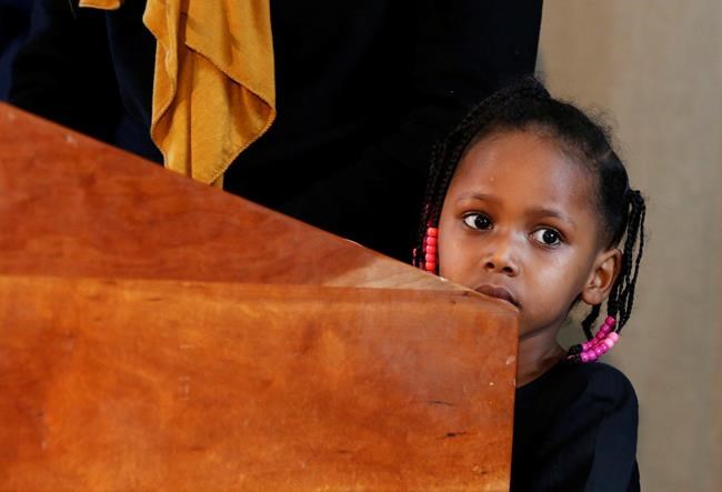 4-year-old Somali girl reunited with mom in Minnesota | iNFOnews.ca