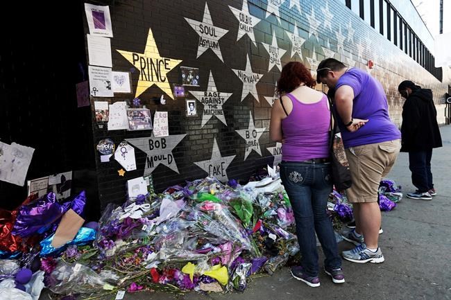 Questions arise about California doctor's response to Prince | iNFOnews.ca