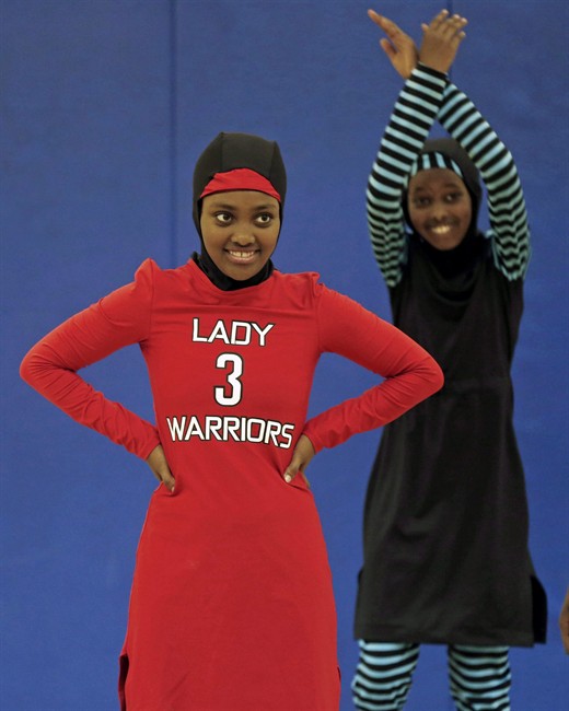 In Minneapolis, East African girls level the playing field with culturally sensitive uniforms | iNFOnews.ca In Minneapolis, East African girls level the playing field with culturally sensitive uniforms | iNFOnews.ca