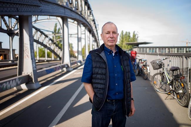 AP reporter recounts covering fall of Berlin Wall in 1989 | iNFOnews.ca AP reporter recounts covering fall of Berlin Wall in 1989 | iNFOnews.ca