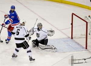 Rangers stave off elimination with 2-1 win in Game 4 against Kings | iNFOnews.ca CP28723558