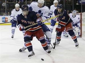 Bozak scores 2nd goal of game in OT, gives Maple Leafs win over slumping Rangers | iNFOnews.ca CP27476754