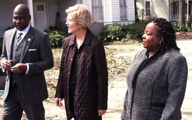 Warren backs congressional plan for reparations study | iNFOnews.ca