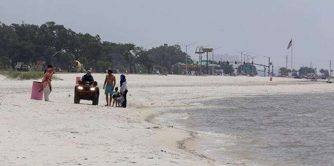 Toxic bacteria mean fewer people on Mississippi's beaches | iNFOnews.ca