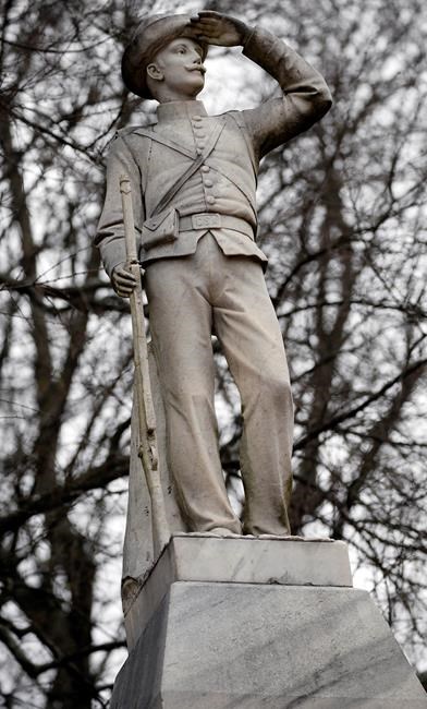 Ole Miss leader: Groups to weigh in on Confederate statue | iNFOnews.ca