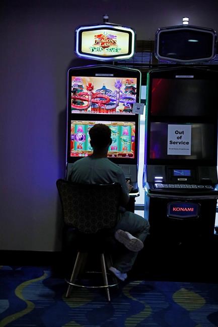 Mississippi gov extends home order, lets water parks open | iNFOnews.ca Mississippi gov extends home order, lets water parks open | iNFOnews.ca