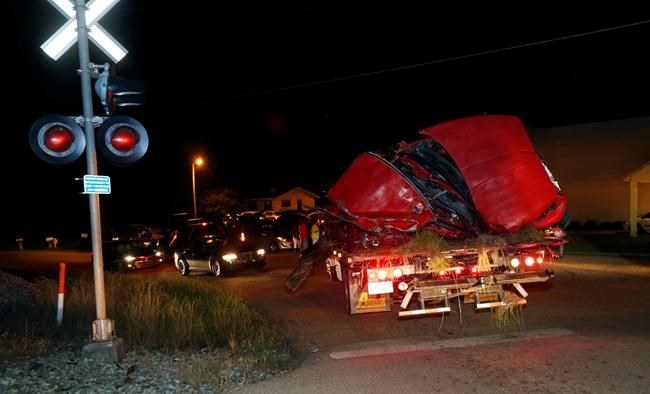Officials: 3 dead after train-truck collision in Mississippi | iNFOnews.ca CP386372284