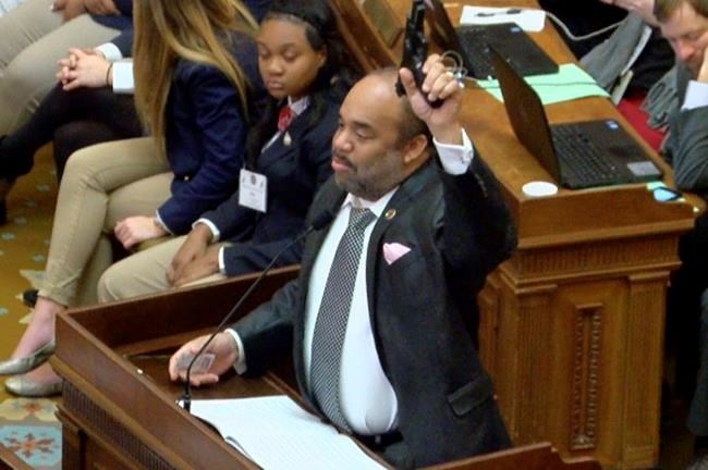 Mississippi lawmaker displays unloaded gun during debate | iNFOnews.ca