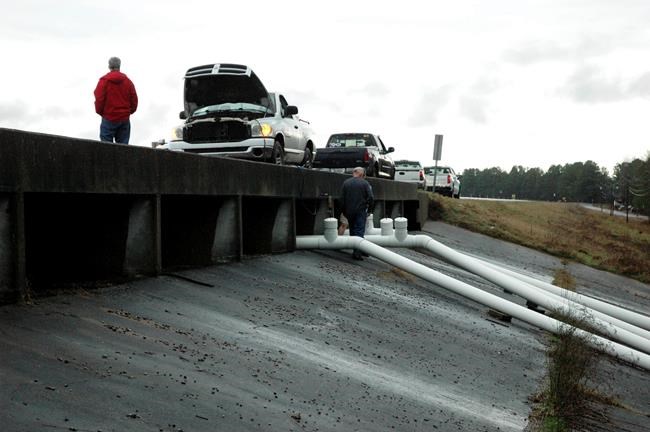 Officials: Dam at Mississippi lake could soon fail | iNFOnews.ca Officials: Dam at Mississippi lake could soon fail | iNFOnews.ca