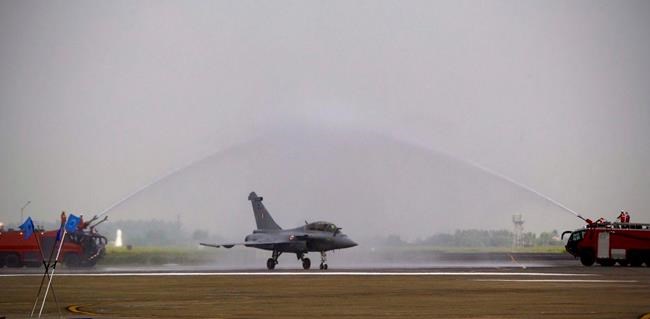 India adds 5 French-made fighter jets in military upgrade | iNFOnews.ca