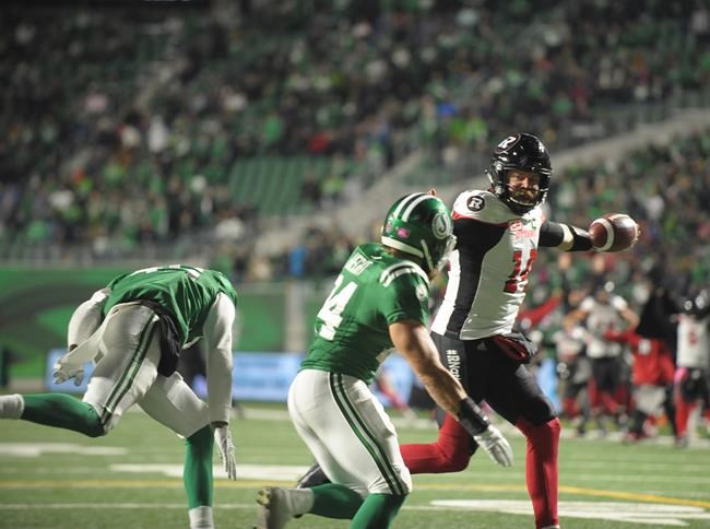 Lindley's late TD lifts Redblacks over Roughriders 33-32; Ottawa makes playoffs | iNFOnews.ca