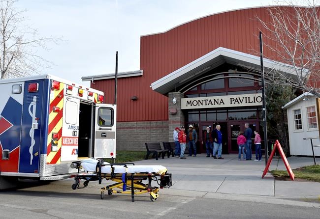Rifle discharges at Montana gun show, injuring 2 | iNFOnews.ca
