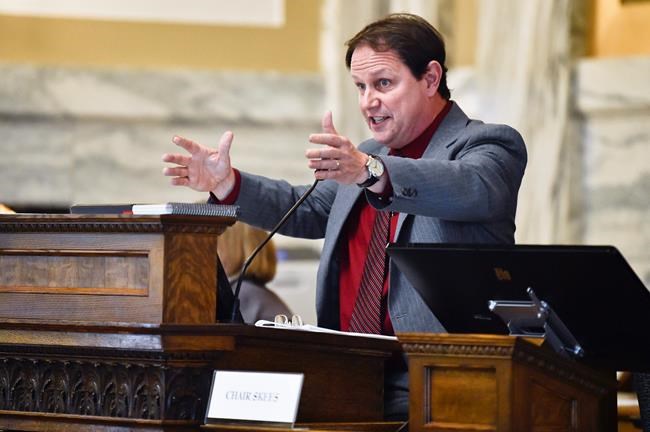 Montana lawmakers revisit dress code some call sexist | iNFOnews.ca CP2035599205