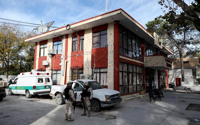 Mexican border town gripped by fear after gunbattle kills 22 | iNFOnews.ca