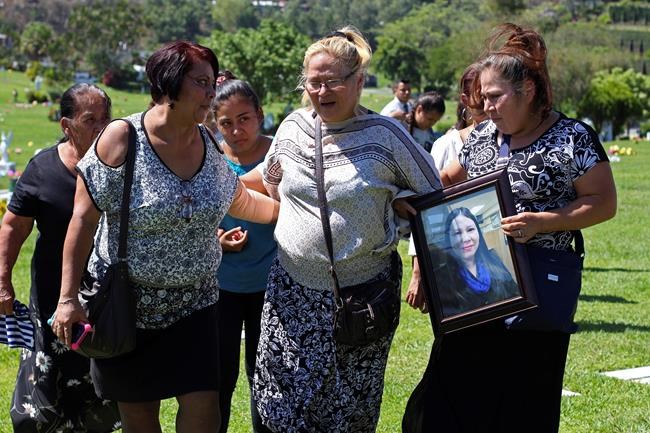 Colleagues, relatives bury slain Salvadoran journalist | iNFOnews.ca