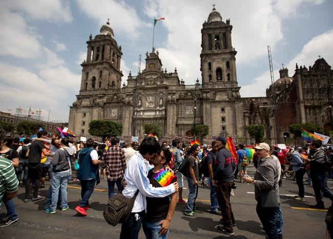Mexicans march for gay marriage, day after opponents rally | iNFOnews.ca Mexicans march for gay marriage, day after opponents rally | iNFOnews.ca