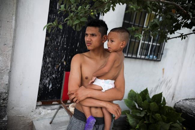 900 asylum seekers returned to wait in Mexican border city | iNFOnews.ca
