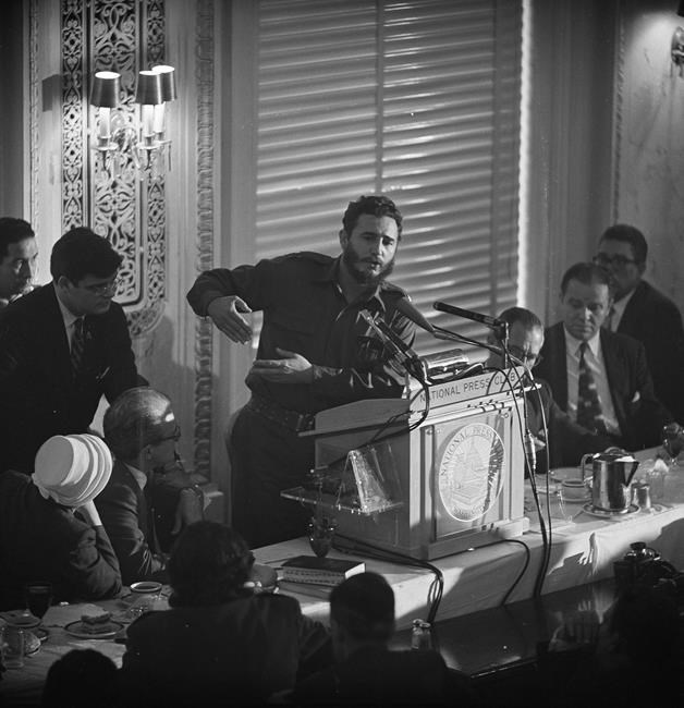 Fidel Castro, who defied US for 50 years, dies at 90 in Cuba | iNFOnews.ca