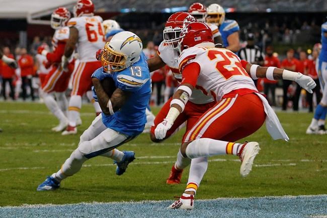 Mahomes, Chiefs hold off Chargers 24-17 in Mexico City | iNFOnews.ca