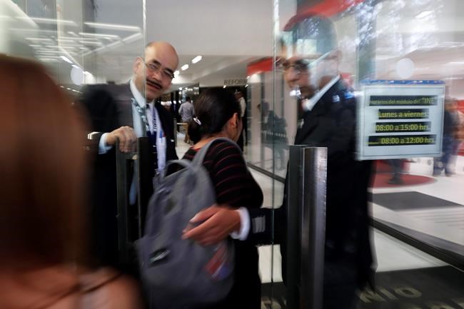 Gunmen raid Mexican mint headquarters, loot open vault | iNFOnews.ca