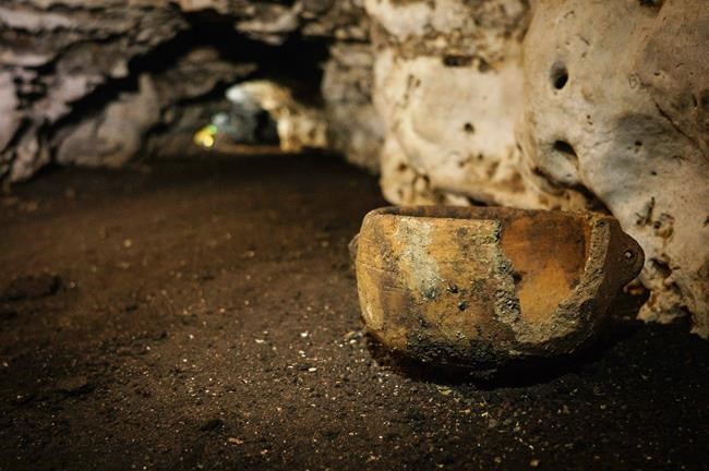 Mexican experts find cave, offerings at Chichen Itza | iNFOnews.ca Mexican experts find cave, offerings at Chichen Itza | iNFOnews.ca