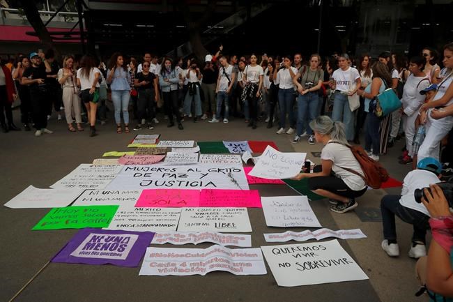 Women in Mexico City protest against alleged police rapes | iNFOnews.ca