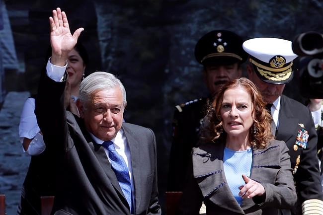 Mexico president ties shootout dead to drug consumption | iNFOnews.ca CP215631590