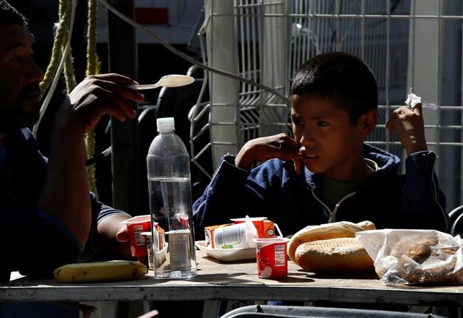 Migrants weigh whether to stay in Mexico or trek to US | iNFOnews.ca